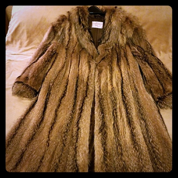 NEW YORKER FUR COAT - Picture 1 of 8